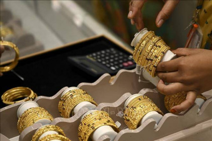 Giá vàng châu Á giảm phiên thứ hai liên tiếp do đồng USD tăng