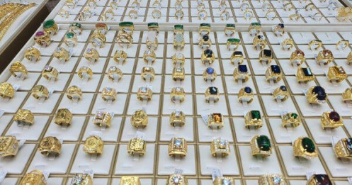 Biến động lạ của giá vàng trong nước
