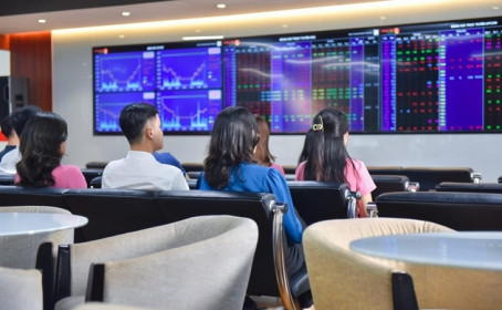 VN-Index có xác suất tăng điểm lên đến 94% khi lãi suất giảm