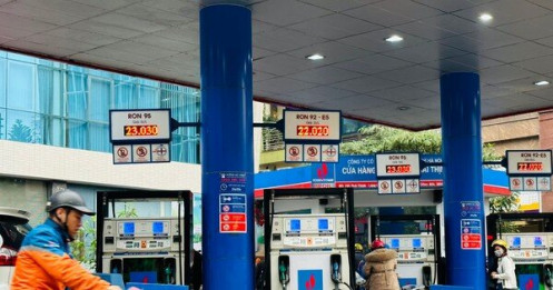 Giá xăng sẽ 'bay' mốc 24.000 đồng/lít vào ngày mai?