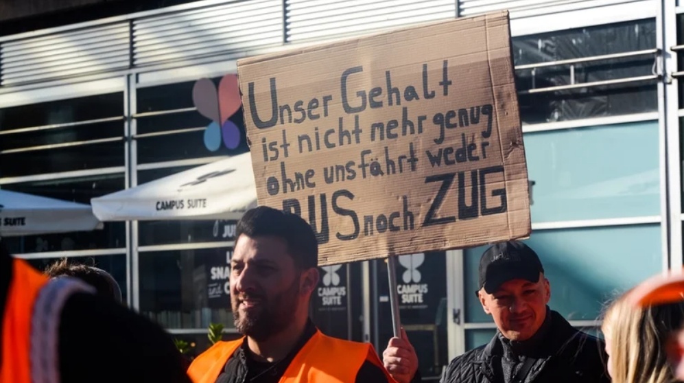 Đức: Sân bay trở thành “sân khấu” cho đình công, 700 chuyến bay bị hủy