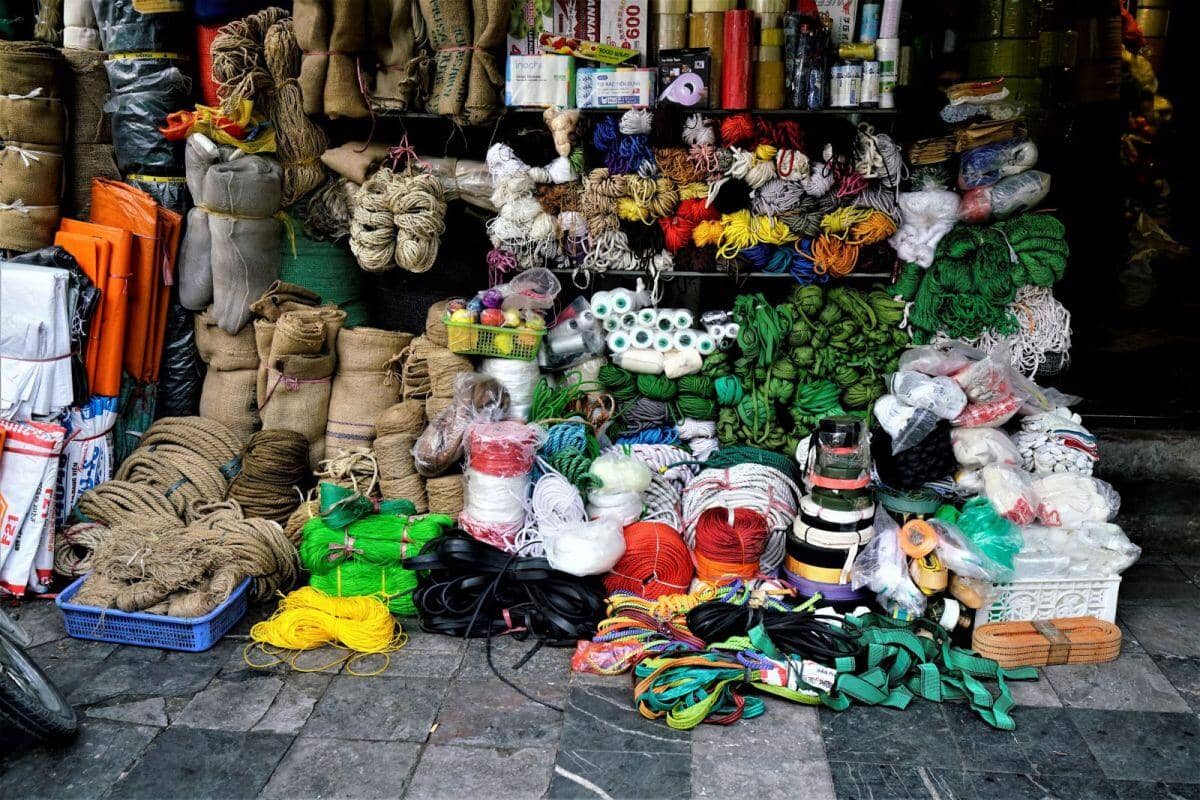 Vỉa hè Hà Nội – “Cho thuê để quản” chứ đừng coi là “cuộc chiến”