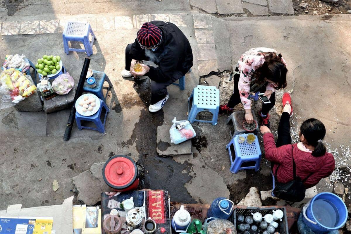 Vỉa hè Hà Nội – “Cho thuê để quản” chứ đừng coi là “cuộc chiến”