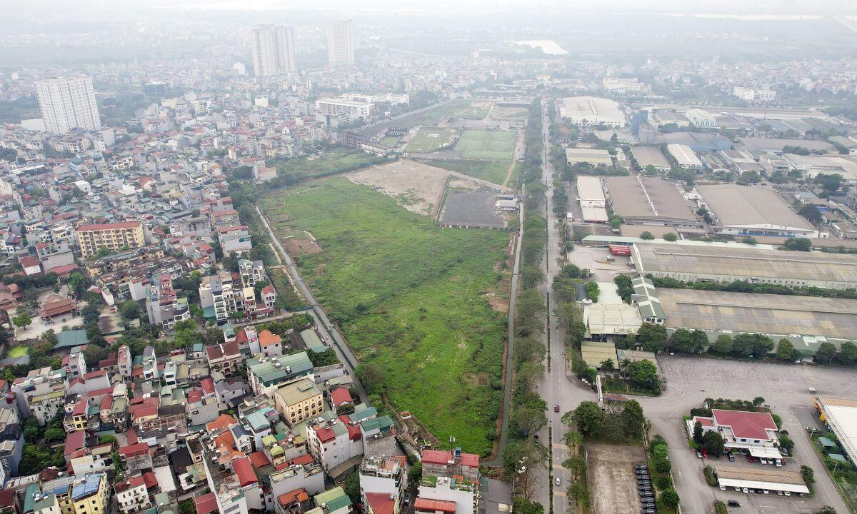 Cận cảnh dự án khu đô thị ở Hà Nội biến tướng thành sân bóng, cho thuê tùm lum