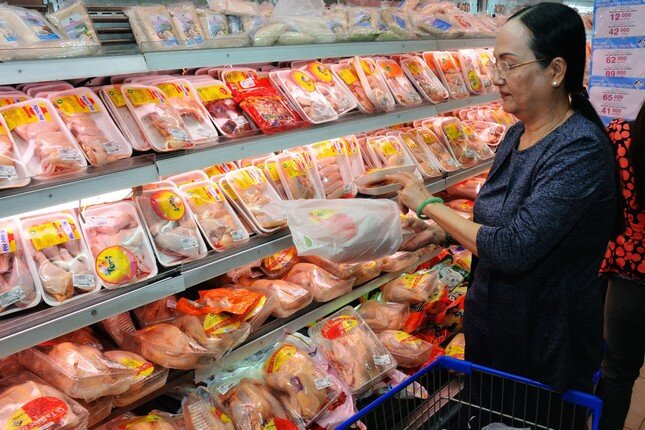 Thịt, trứng trong nước dư thừa, Việt Nam vẫn ồ ạt nhập thực phẩm ngoại