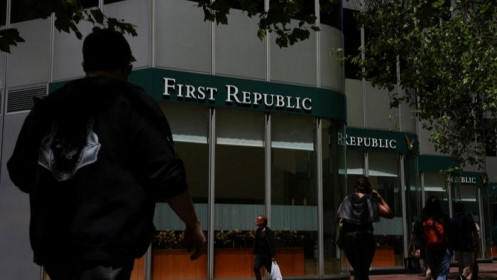 First Republic sắp sụp đổ, 2 "đại gia" JPMorgan, PNC đã có kế hoạch đấu giá mua lại