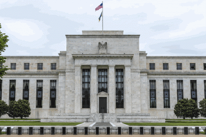 Fed sắp tăng lãi suất lần thứ 10 liên tiếp?