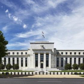 Fed dự kiến tiếp tục tăng lãi suất bất chấp rủi ro kinh tế