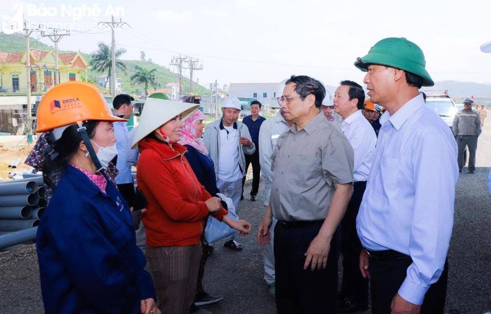 Thủ tướng chỉ đạo nóng tại công trường cao tốc Nghi Sơn – Diễn Châu