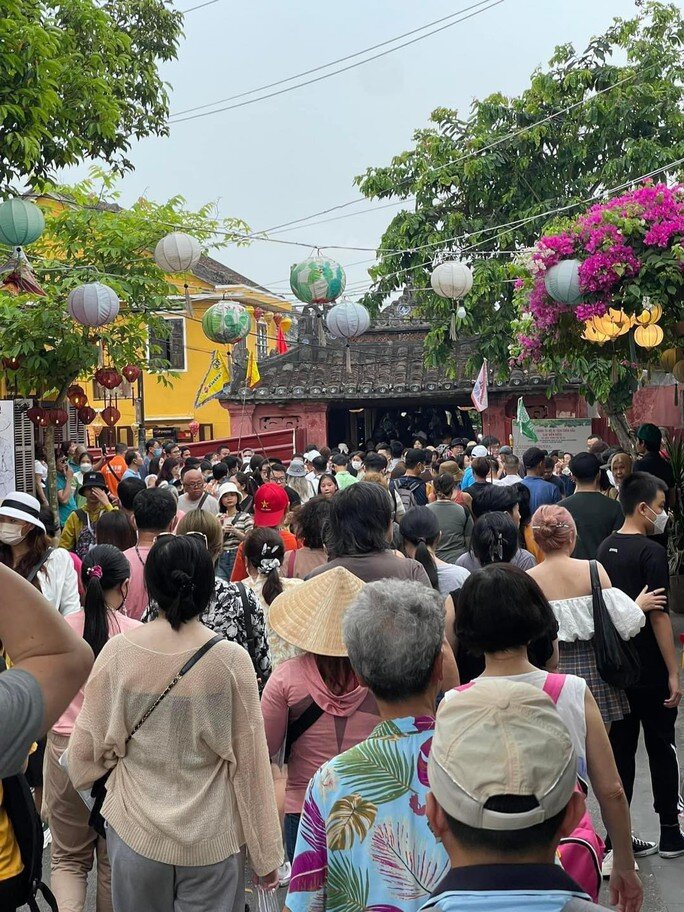 Quảng Nam đón hơn 155.000 lượt khách, nhiều nơi "cháy" phòng