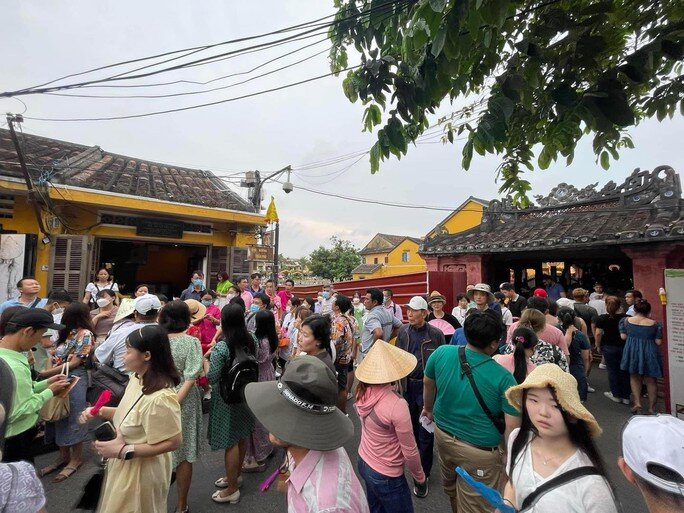 Quảng Nam đón hơn 155.000 lượt khách, nhiều nơi "cháy" phòng