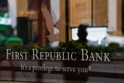 S&P hạ xếp hạng tín nhiệm của First Republic Bank xuống mức không đáng đầu tư