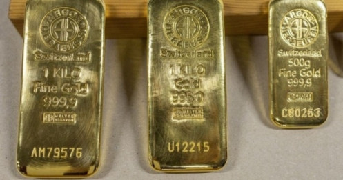Giá vàng hôm nay 5/5: Vàng thế giới trụ vững trên mốc 2.000 usd/ounce