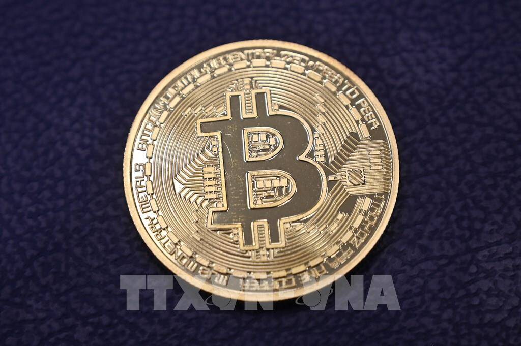 Bitcoin giảm xuống dưới 27.000 USD trong phiên 11/5