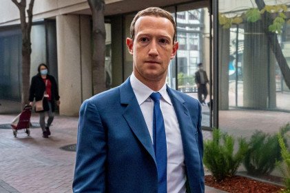 Tài sản của ông chủ Facebook tăng nhanh nhất thế giới nhờ 'cú xoay trục'