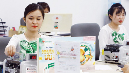 Hạ lãi suất được không?