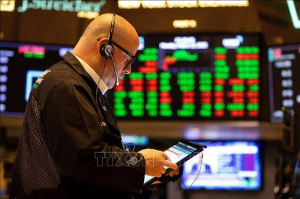 Dow Jones rớt 255 điểm, giảm phiên thứ 4 liên tiếp