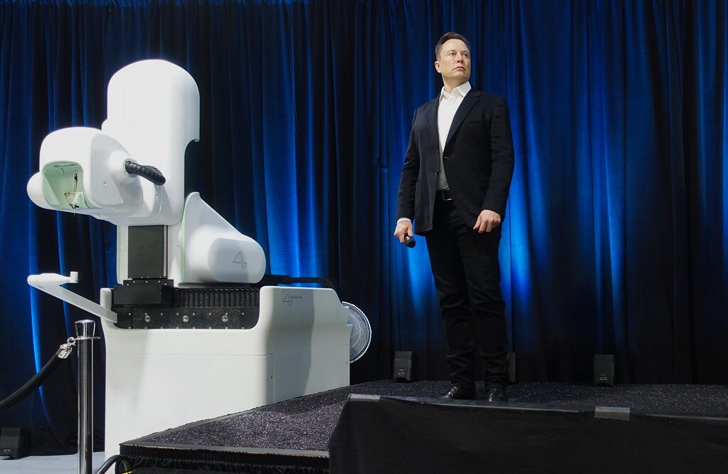 Công ty của Elon Musk được phép thử nghiệm cấy chip vào não người
