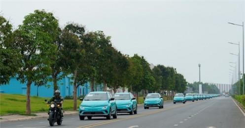 Ô tô, xe máy điện đang phủ xanh đường phố Việt Nam