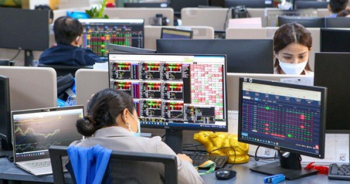 Nhận định chứng khoán 15-6: Áp lực bán tiếp tục diễn ra?