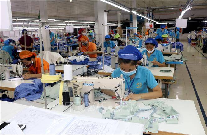 Giảm lãi suất: Nhóm ngành nào được hưởng lợi?