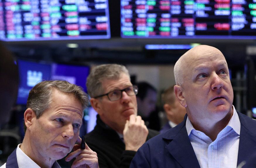 Chứng khoán Mỹ dậy sóng, Nasdaq Composite có 6 tháng tăng mạnh nhất 4 thập kỷ
