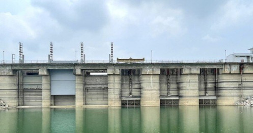 Nhiều hồ thủy điện vượt mực nước chết, việc cấp điện sẽ ra sao?