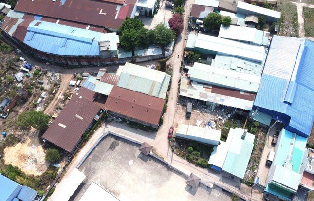 Toàn cảnh hàng nghìn nhà xưởng nằm trong khu dân cư ở Bình Dương sắp ‘khai tử’