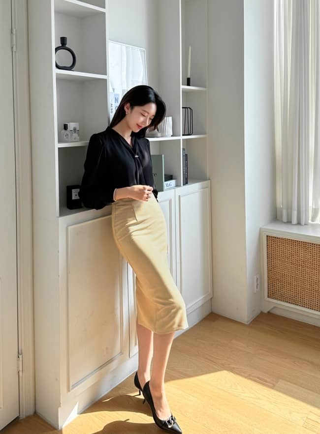 Cách chọn và mặc chân váy bút chì trông không bị "quê kiểng"