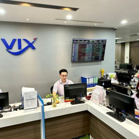 Chứng khoán VIX vượt kế hoạch lợi nhuận năm chỉ sau 6 tháng