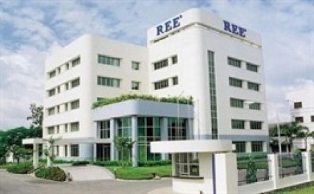 Cổ đông lớn nhất của REE quyết tâm mua thêm cổ phiếu