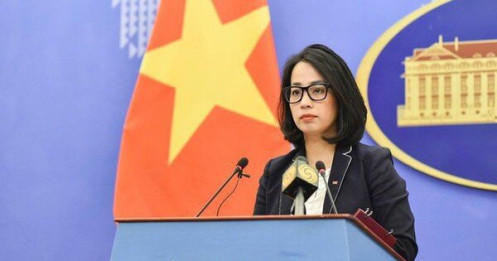 Yêu cầu Philipines xử lý nghiêm vụ phá hoại quốc kỳ Việt Nam