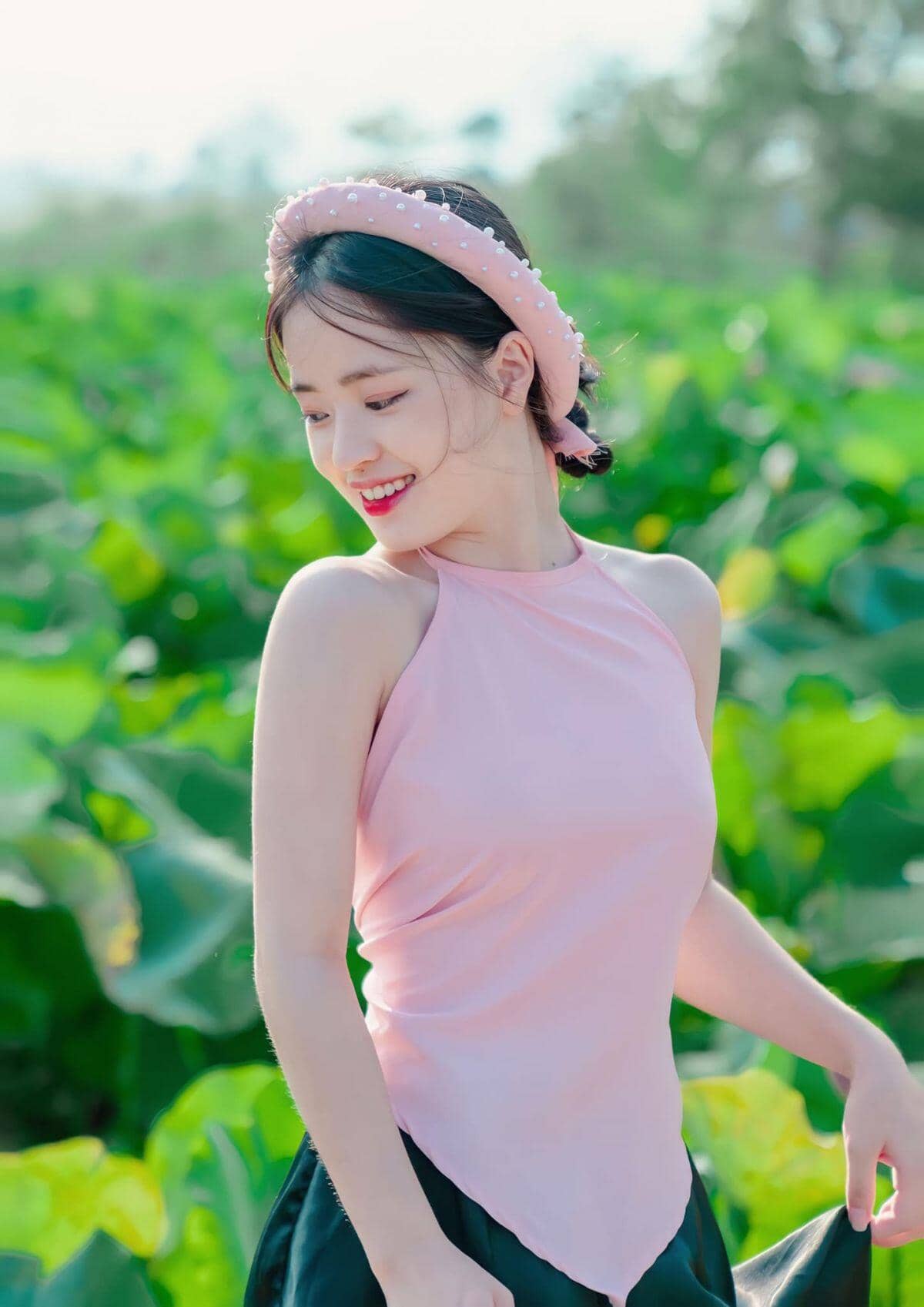 Ngẩn ngơ trước vẻ đẹp tuổi 20 của cô gái từng “gây sốt” mạng xã hội chỉ với một bức ảnh
