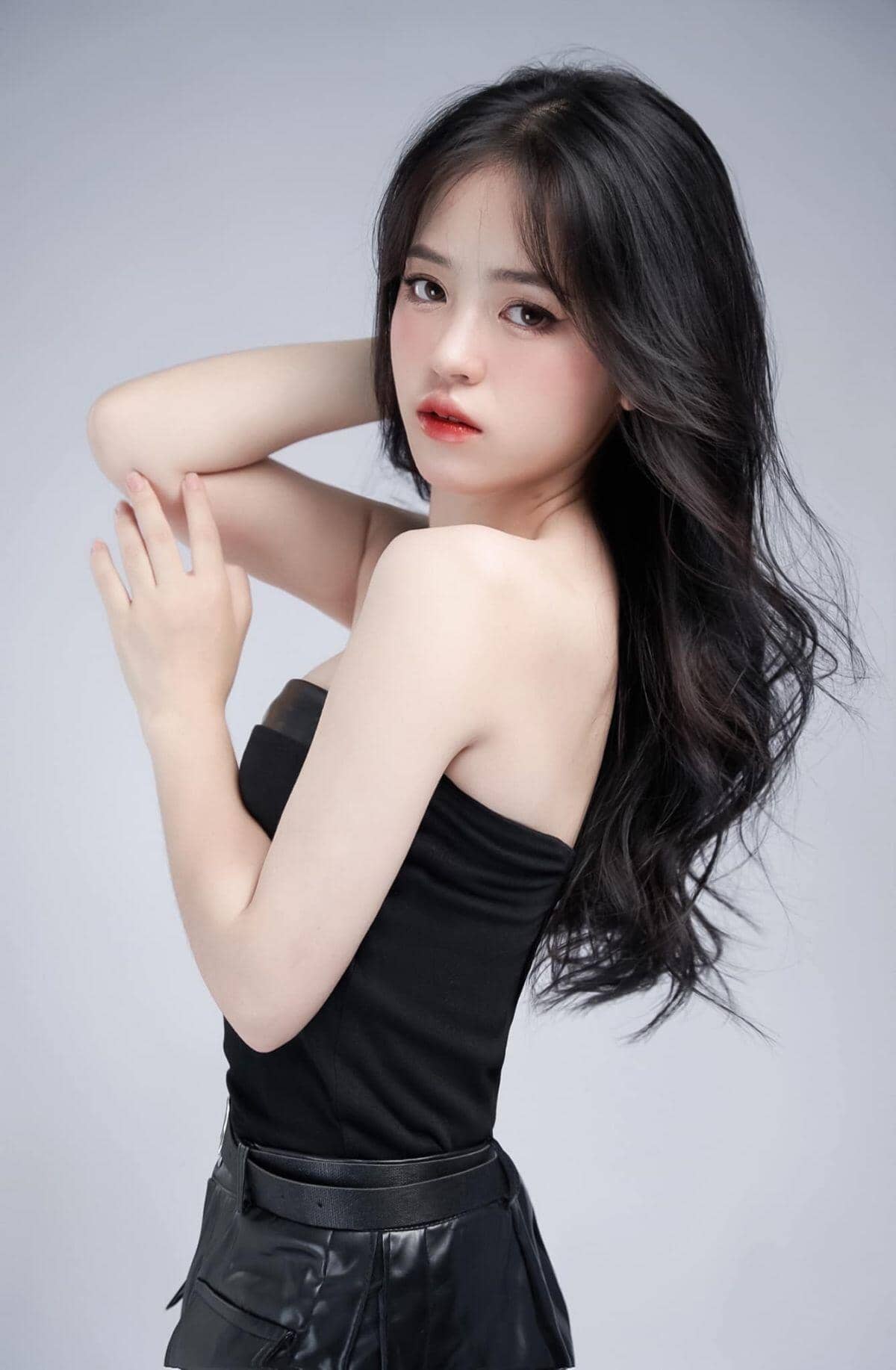 Ngẩn ngơ trước vẻ đẹp tuổi 20 của cô gái từng “gây sốt” mạng xã hội chỉ với một bức ảnh