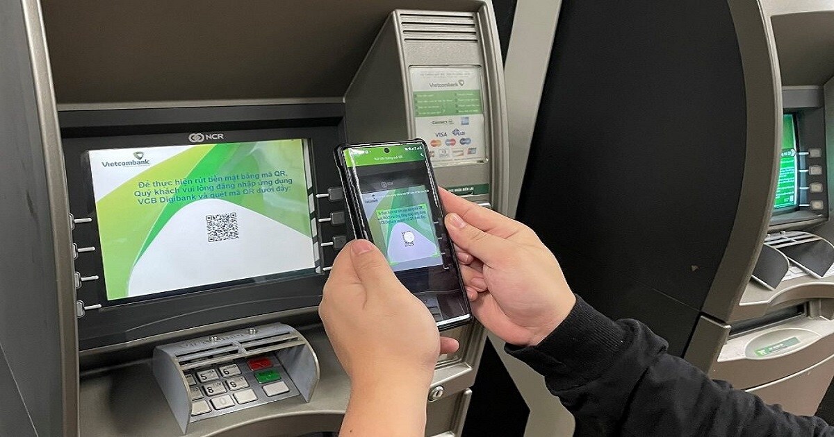 Không cần thẻ, chỉ cần quét mã QR vẫn có thể rút tiền liên ngân hàng trên ATM