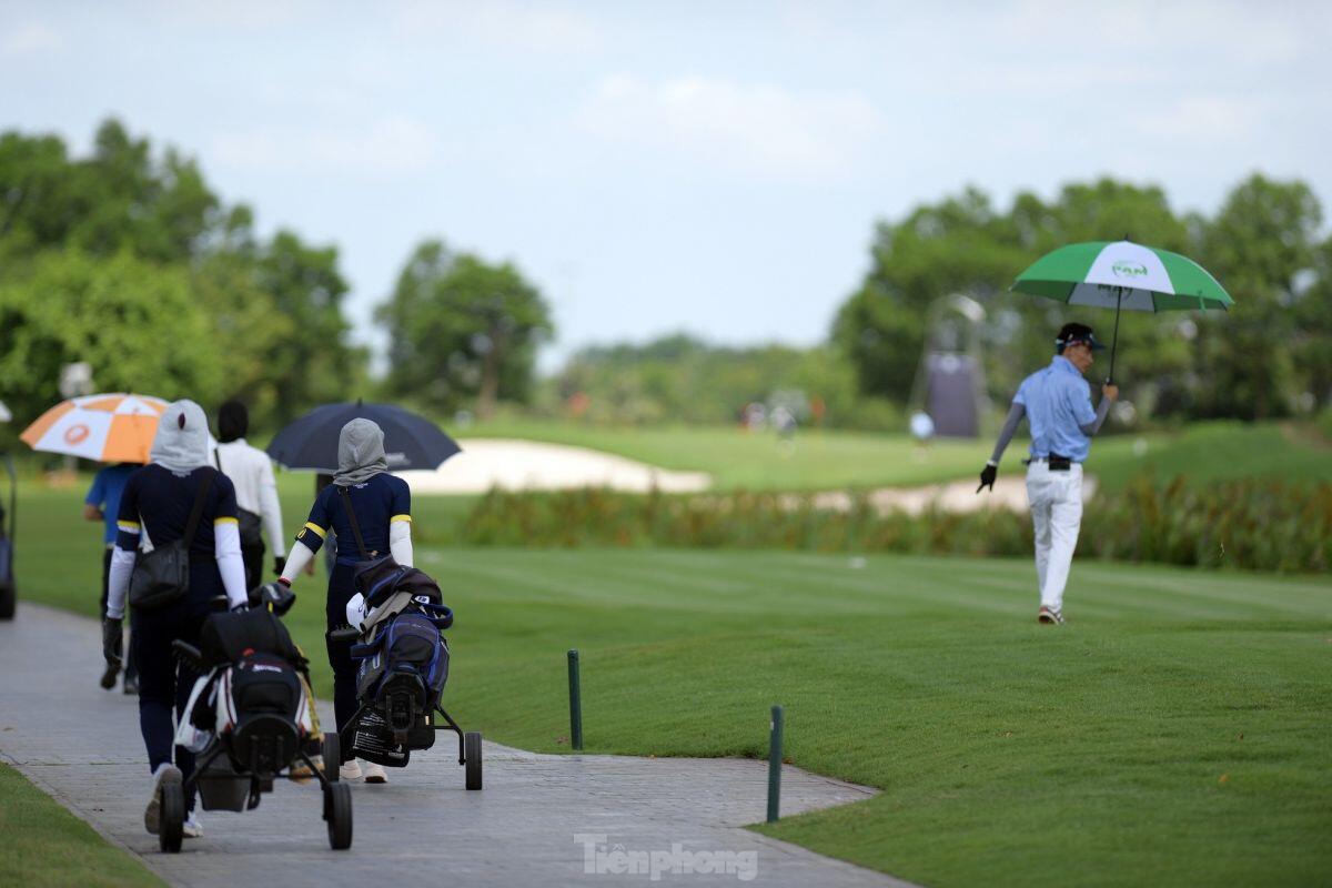 Golfer thử sân, sẵn sàng tranh tài tại Giải Vô địch Golf Quốc gia năm 2023