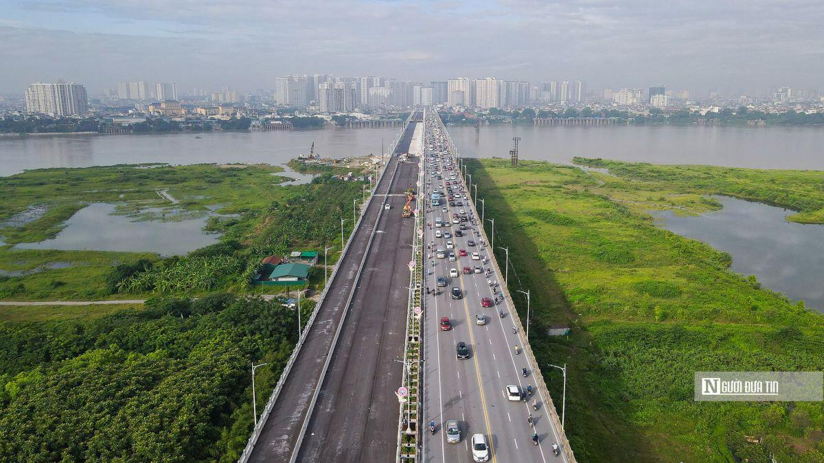Diện mạo cây cầu vượt sông Hồng 2.500 tỷ đồng sắp thông xe