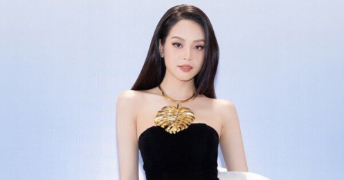 Hoa hậu Huỳnh Thị Thanh Thủy và dàn hoa, á hậu khoe vai trần trên thảm đỏ