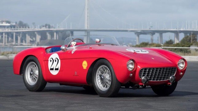 Mảnh ghép của xe Ferrari được đấu giá gần 2 triệu USD