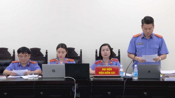 Bị cáo Nguyễn Đức Chung bị đề nghị từ 2-3 năm tù trong vụ nâng giá cây xanh