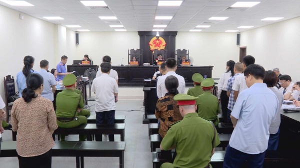Bị cáo Nguyễn Đức Chung bị đề nghị từ 2-3 năm tù trong vụ nâng giá cây xanh