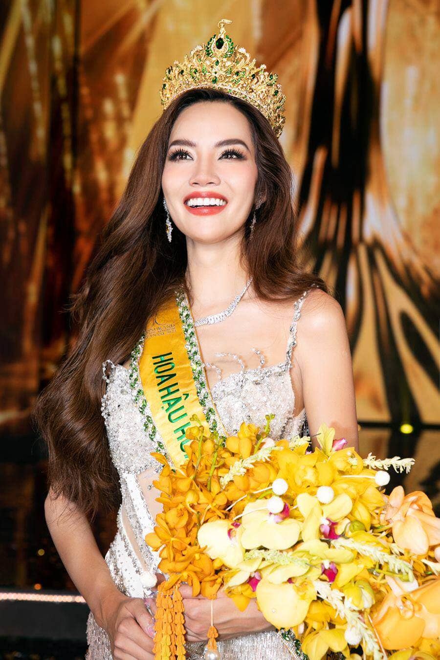 Quá khứ của tân Miss Grand Vietnam 2023: Mẹ định bán nhà để "đầu tư" thi hoa hậu