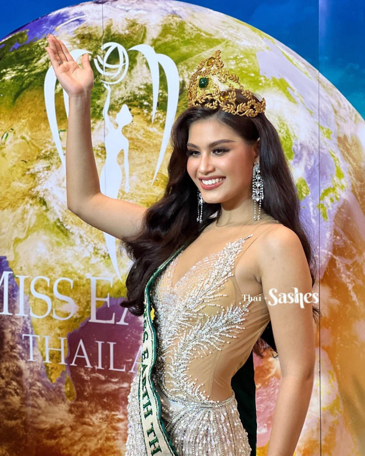 Người đẹp lai 18 tuổi tới Việt Nam thi Hoa hậu Trái Đất