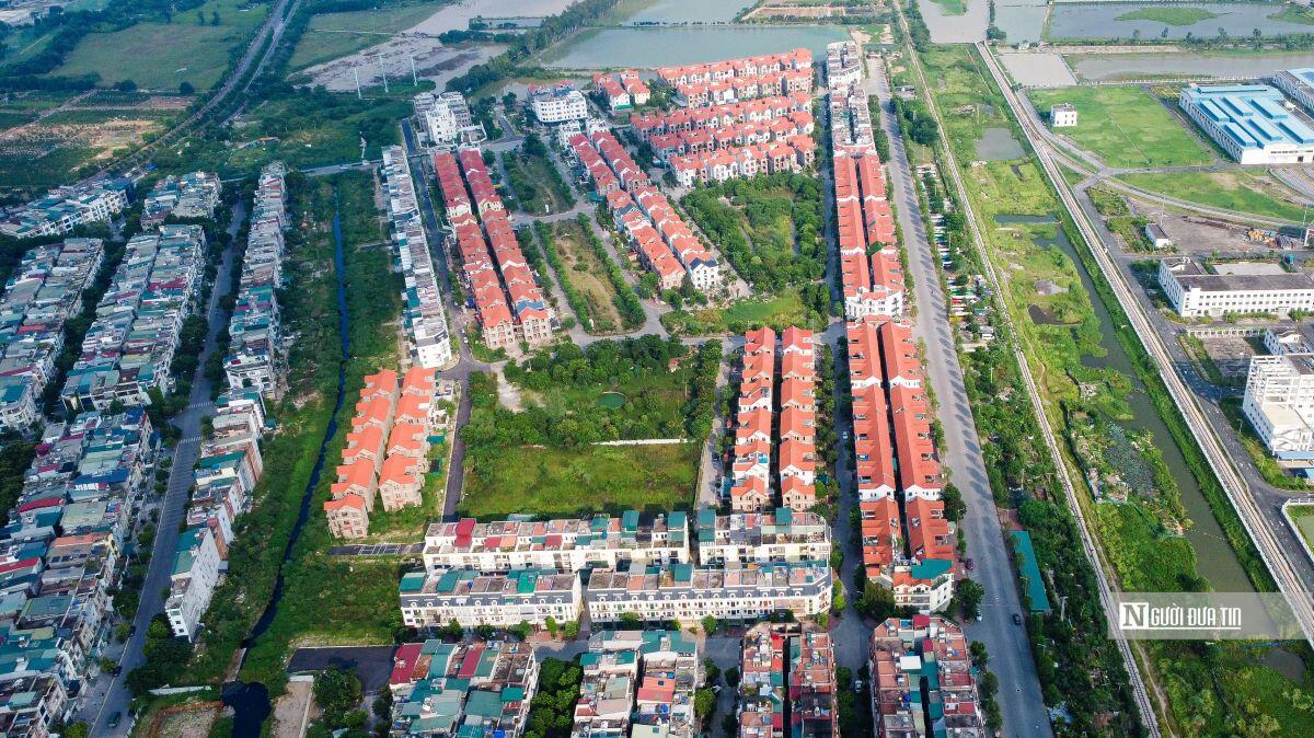 Loạt biệt thự, nhà liền kề bỏ hoang tại Khu đô thị mới Phú Lương