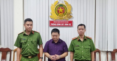 Bắt đối tượng lừa 100.000 USD ‘chạy án’ của cựu Cục trưởng Cục đăng kiểm Việt Nam
