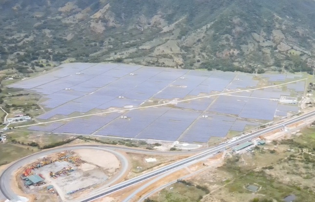 Dự án điện mặt trời nghìn tỷ 'dính' đất rừng đi vào hoạt động