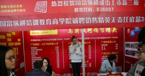 Trung Quốc: Nhiều người thất nghiệp, vé số bán chạy bất ngờ