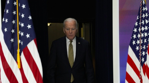 Chính trị rối ren, Tổng thống Mỹ Joe Biden gọi điện trấn an các đồng minh