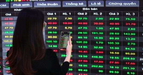 Khối ngoại bán ròng 5 tuần liền