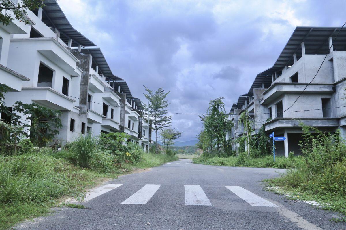 Hoang tàn loạt biệt thự bỏ hoang tại 'thung lũng Silicon' Đà Nẵng